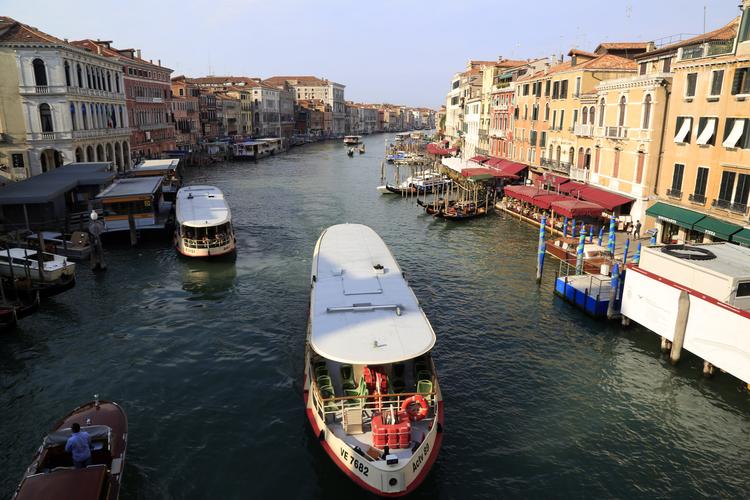 威尼斯人游船游玩多久（威尼斯的游船叫什么）